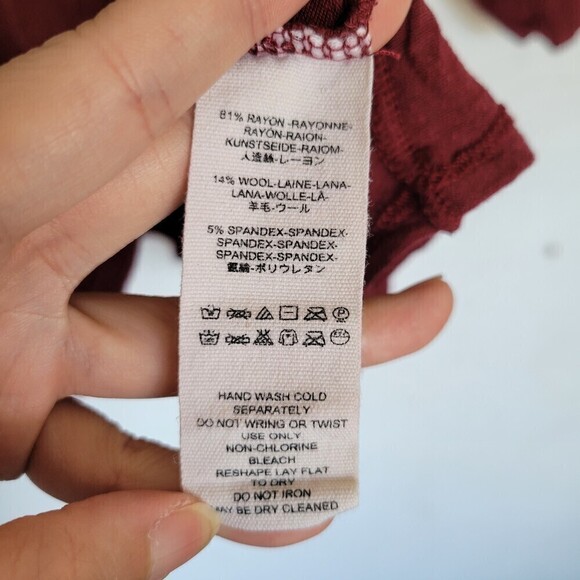 Free People We The Free Wool Batwing Turtleneck Top Maroon Burgundy Size Small - Picture 13 of 15